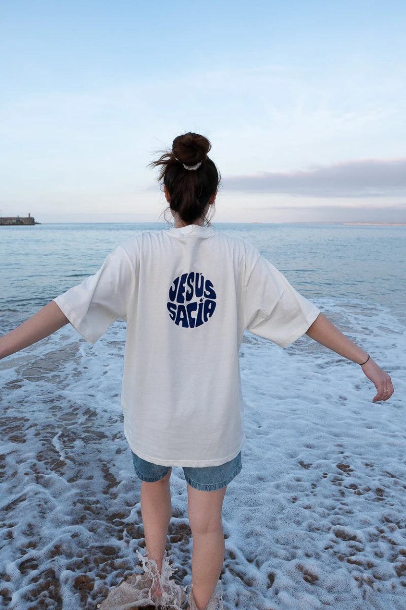 Camiseta Premium Oversize "Jesús Sacia" - ALMA Marca , marca cristiana, ropa cristiana, sudaderas cristianas, camisetas cristianas, música cristiana, alma marca, tesoros, permanecer alma