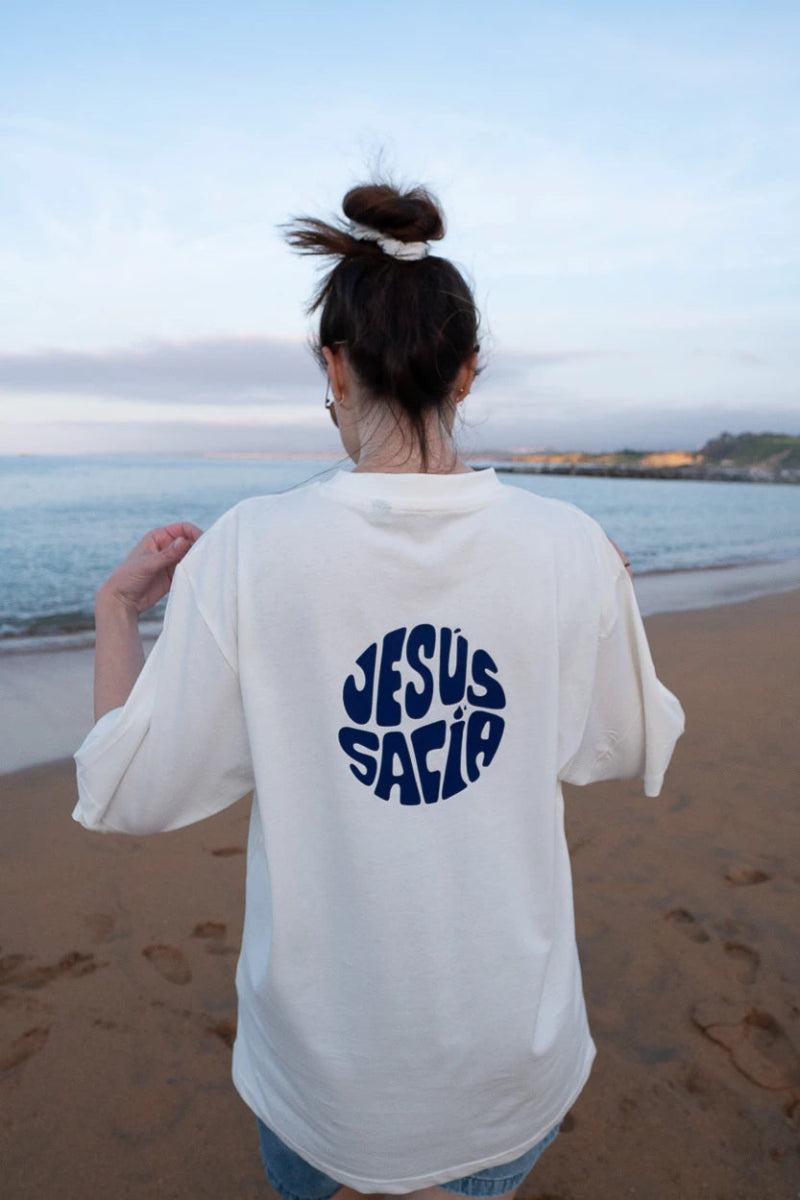 Camiseta Premium Oversize "Jesús Sacia" - ALMA Marca , marca cristiana, ropa cristiana, sudaderas cristianas, camisetas cristianas, música cristiana, alma marca, tesoros, permanecer alma