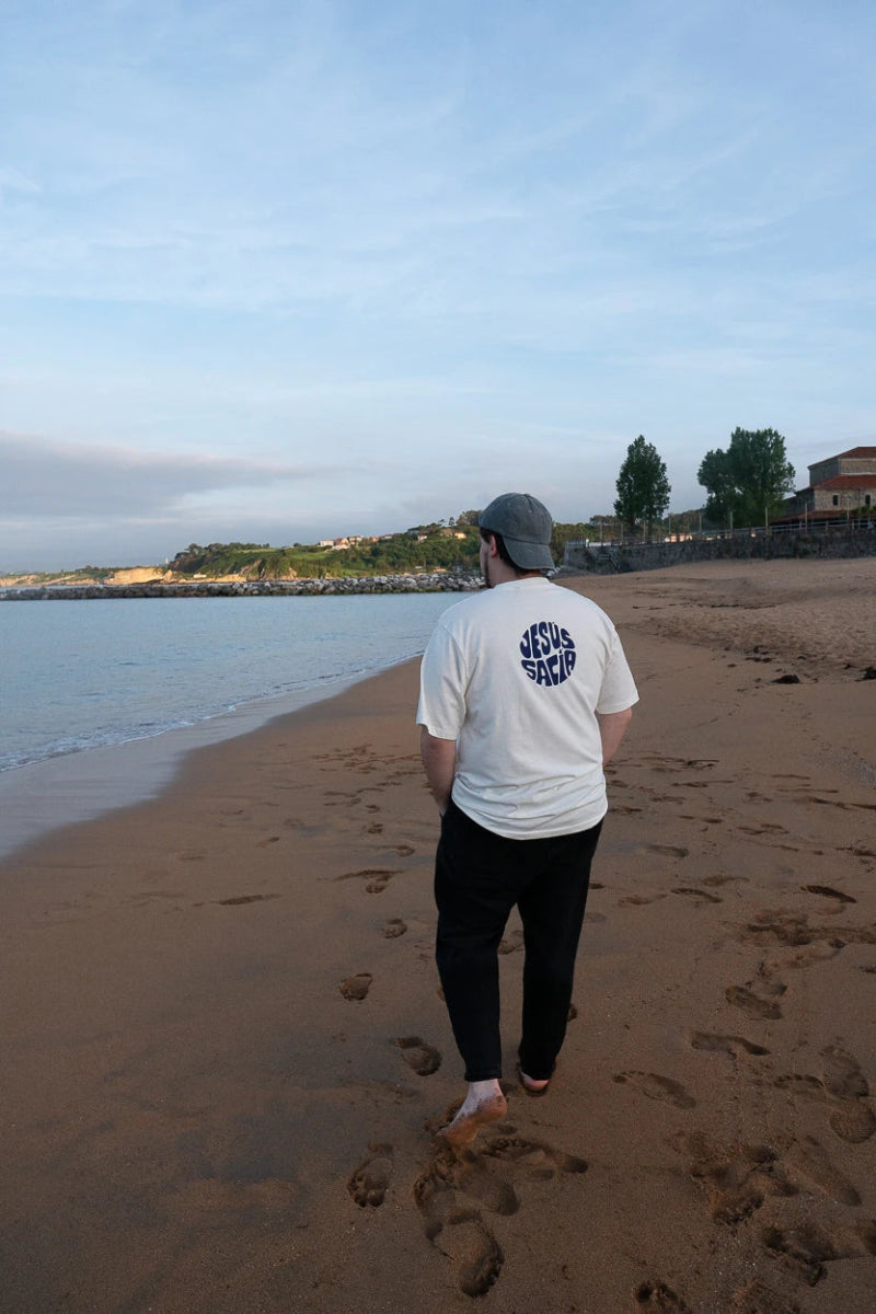 Camiseta Premium Oversize "Jesús Sacia" - ALMA Marca , marca cristiana, ropa cristiana, sudaderas cristianas, camisetas cristianas, música cristiana, alma marca, tesoros, permanecer alma