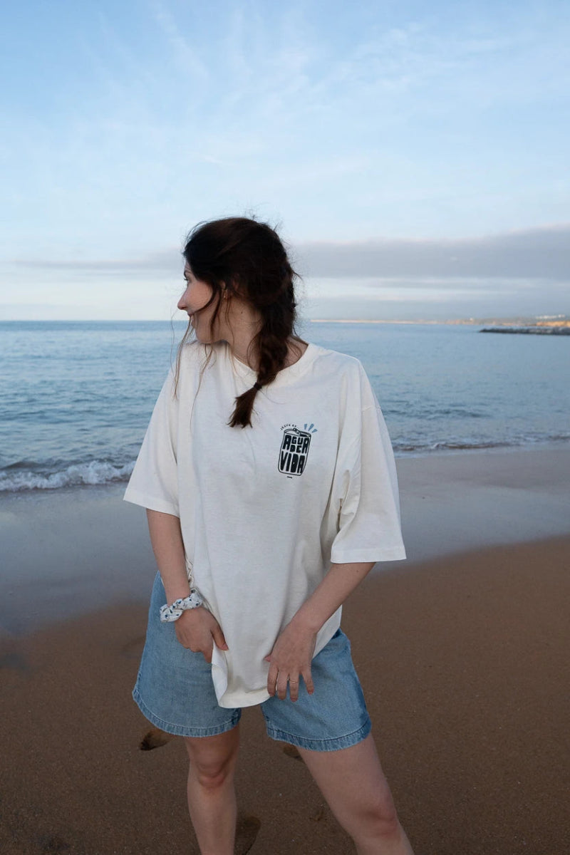 Camiseta Premium Oversize "Jesús Es Agua de Vida" - ALMA Marca , marca cristiana, ropa cristiana, sudaderas cristianas, camisetas cristianas, música cristiana, alma marca, tesoros, permanecer alma
