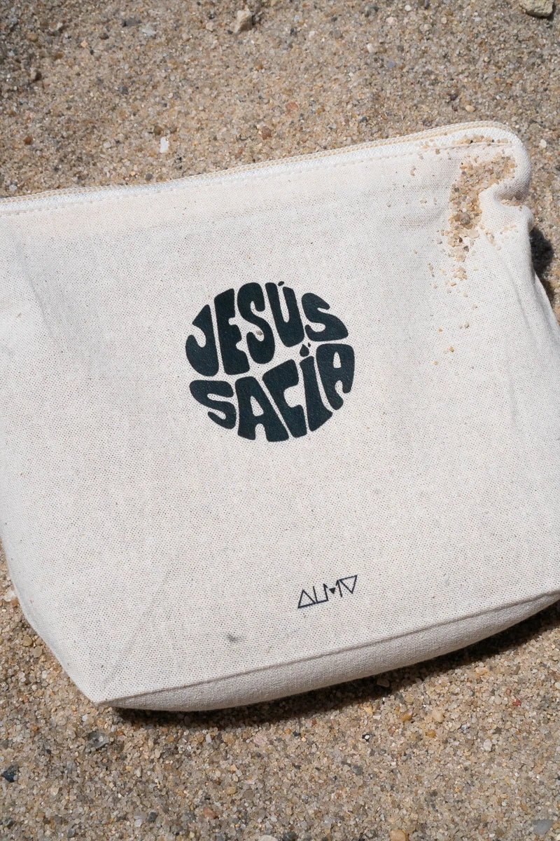 Mini Bolsa "Jesús Sacia" - ALMA Marca , marca cristiana, ropa cristiana, sudaderas cristianas, camisetas cristianas, música cristiana, alma marca, tesoros, permanecer alma